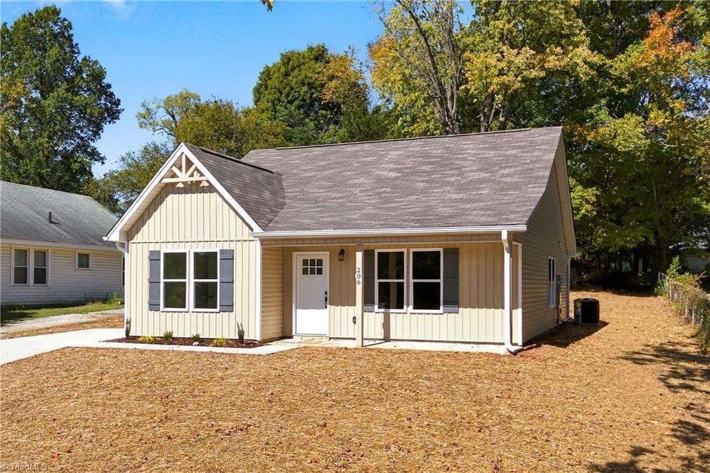 Stick/Site Built at 206 Ridgecrest Street, Thomasville NC 27360, Thomasville, photo 27 of 29