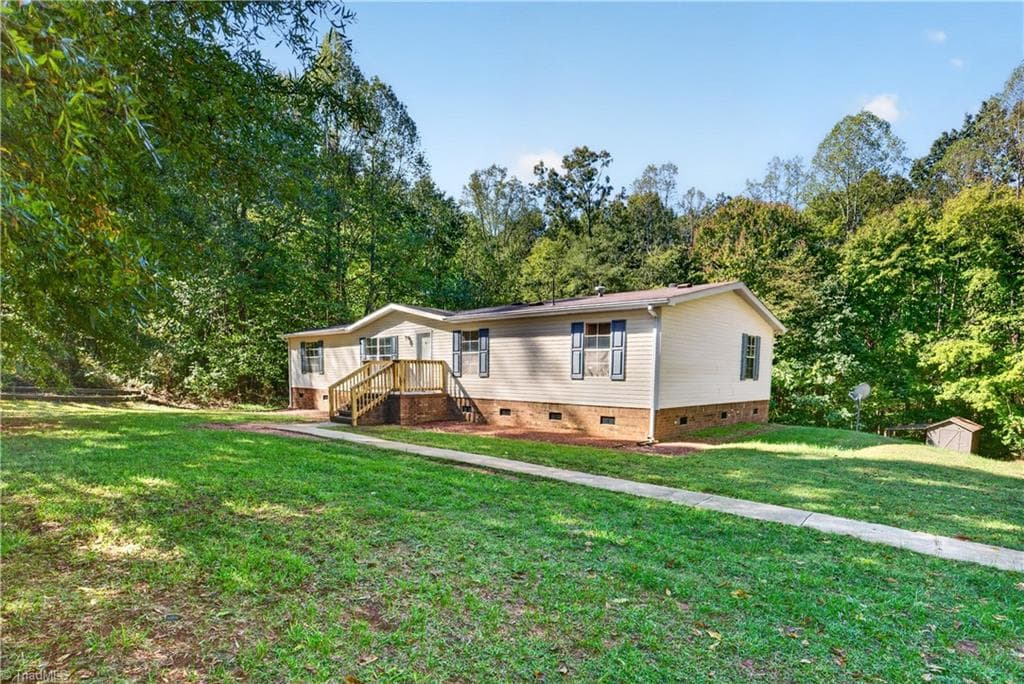 1575 Rhodes Loop, Madison NC 27025