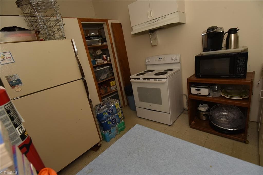 Remarks at 1355 Peachtree Street, Winston-Salem NC 27107, Winston-Salem, photo 20 of 27
