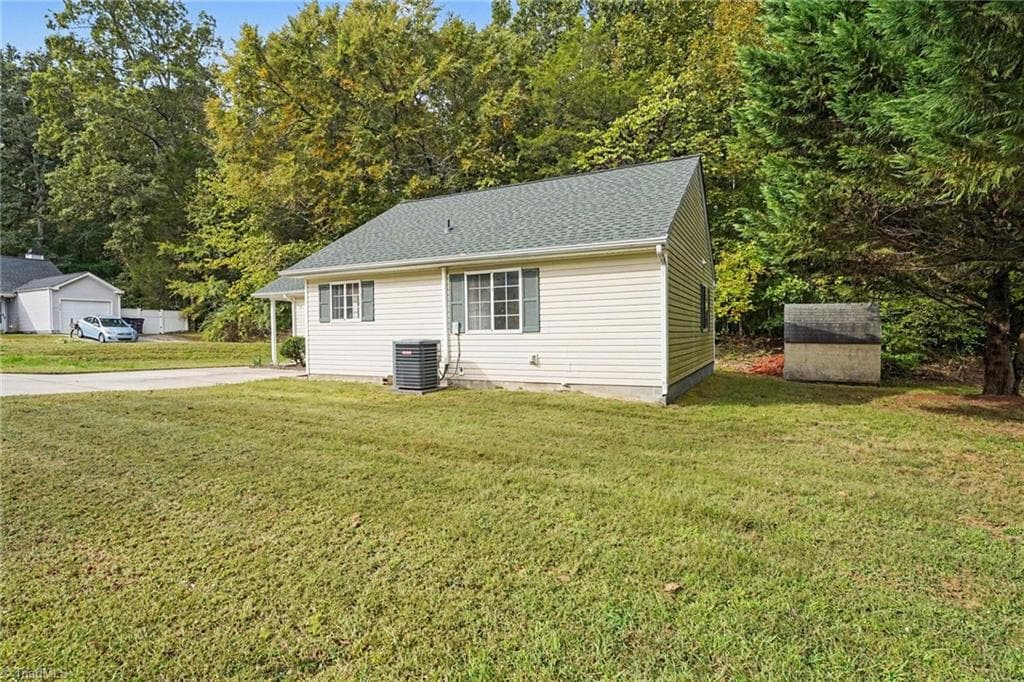 Stick/Site Built at 2525 Stratford Crossing Drive, Winston-Salem NC 27103, Winston-Salem, photo 46 of 50