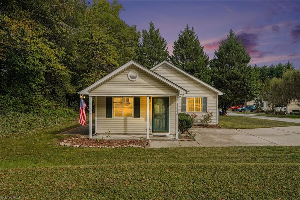 2525 Stratford Crossing Drive, Winston-Salem NC 27103