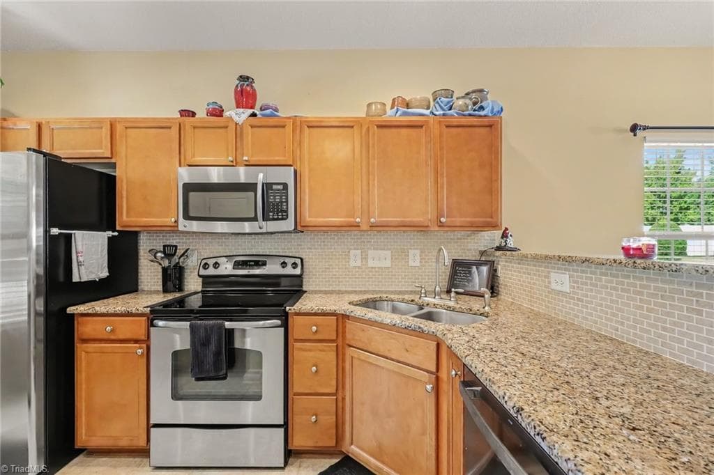 Stick/Site Built at 910 Central Park Avenue, Greensboro NC 27407, Greensboro, photo 10 of 29