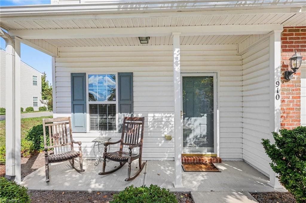 Stick/Site Built at 910 Central Park Avenue, Greensboro NC 27407, Greensboro, photo 4 of 29
