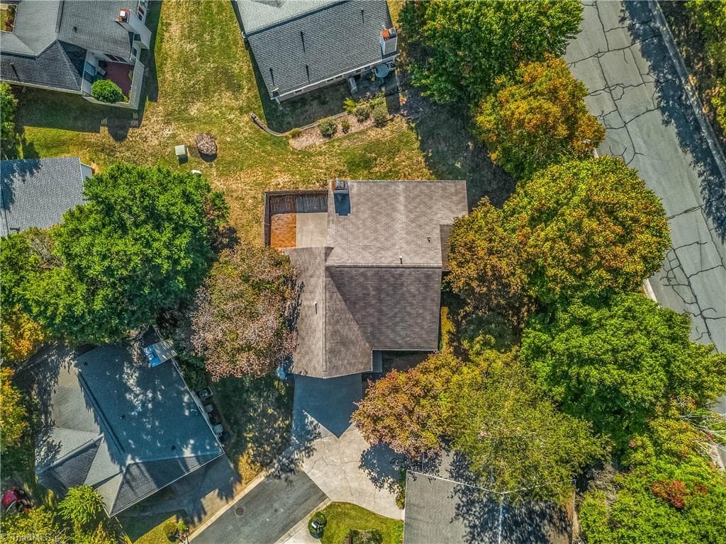 Stick/Site Built at 1013 Heatherstone Court, Winston-Salem NC 27104, Winston-Salem, photo 26 of 30