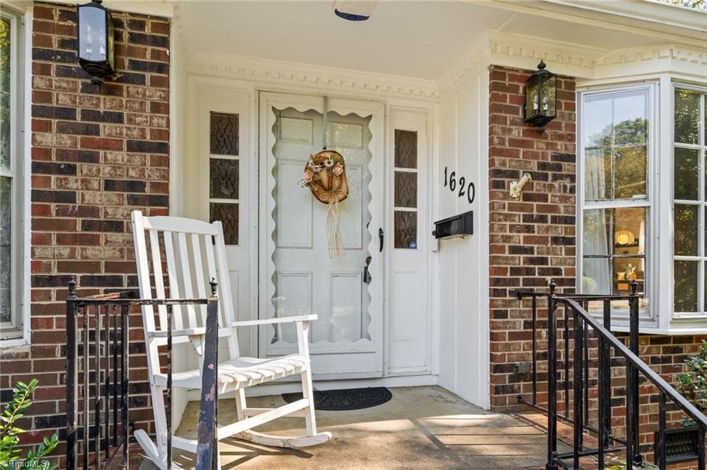 Stick/Site Built at 1620 Lazy Lane, High Point NC 27265, High Point, photo 3 of 37