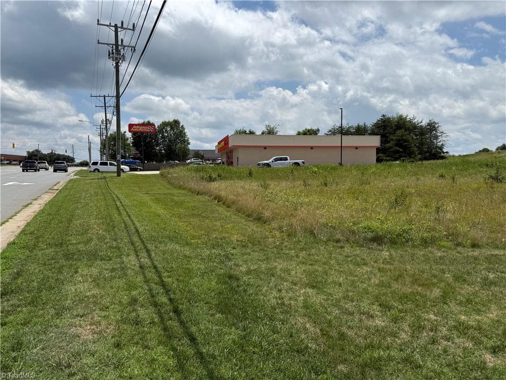 Retail at 4.03ac Main Street, King NC 27021, King, photo 2 of 12