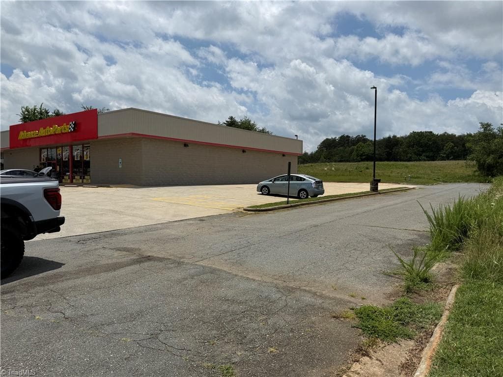 Retail at 4.03ac Main Street, King NC 27021, King, photo 4 of 12