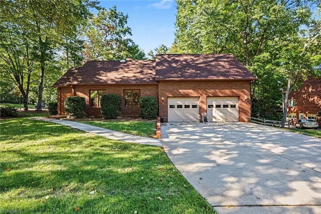 Stick/Site Built at 449 Drayton Park Drive, Kernersville NC 27284, Kernersville, photo 5 of 32