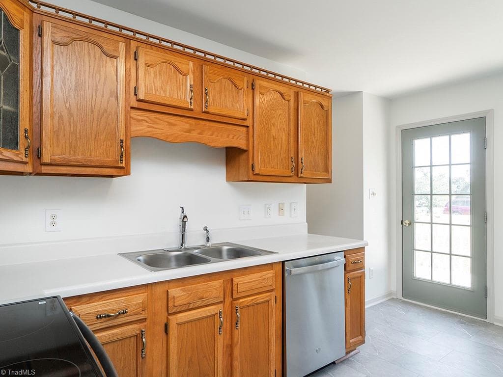 Stick/Site Built at 305 Lorraine Drive, Winston-Salem NC 27107, Winston-Salem, photo 17 of 41
