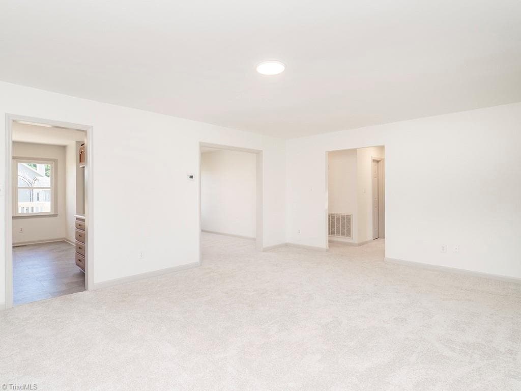 Stick/Site Built at 305 Lorraine Drive, Winston-Salem NC 27107, Winston-Salem, photo 10 of 41