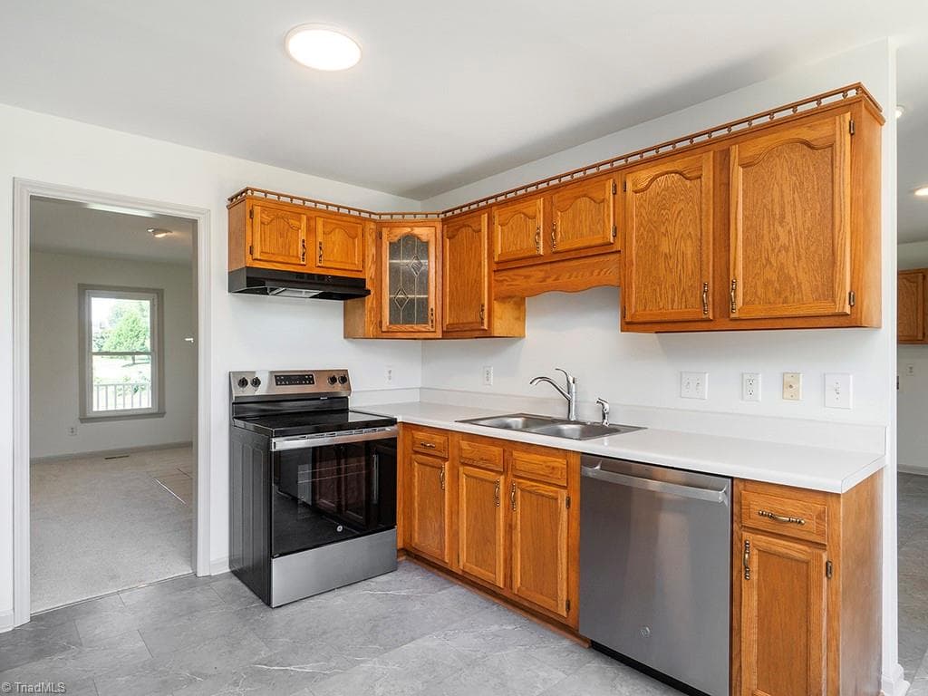 Stick/Site Built at 305 Lorraine Drive, Winston-Salem NC 27107, Winston-Salem, photo 15 of 41