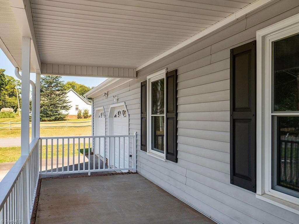 Stick/Site Built at 305 Lorraine Drive, Winston-Salem NC 27107, Winston-Salem, photo 4 of 41