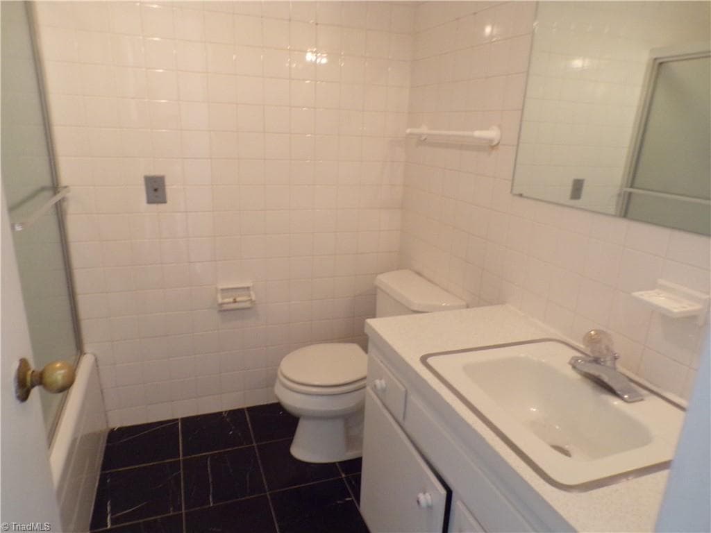 Stick/Site Built at 1101 N Elm Street # 201, Greensboro NC 27401, Greensboro, photo 12 of 13