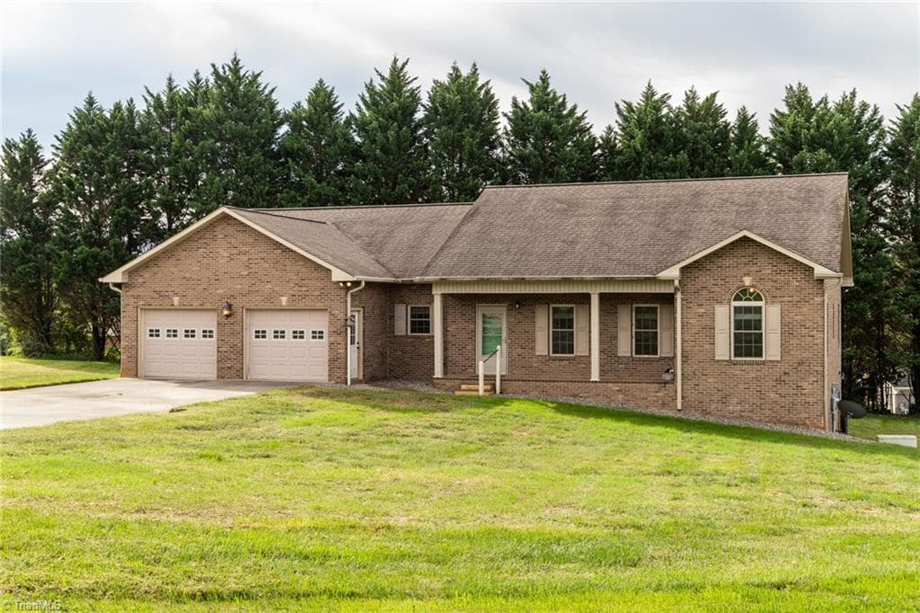Stick/Site Built at 198 Amber Lane, Wilkesboro NC 28697, Wilkesboro, photo 2 of 44