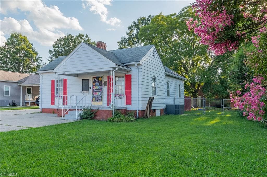 Remarks at 1203 Walnut Street, Greensboro NC 27405, Greensboro, photo 2 of 30