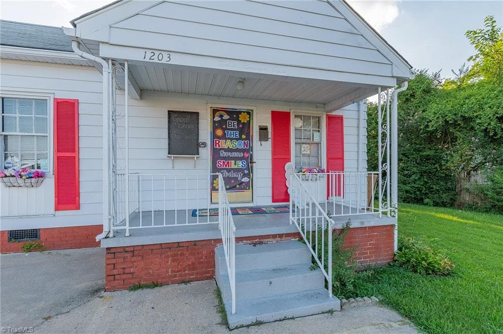 Remarks at 1203 Walnut Street, Greensboro NC 27405, Greensboro, photo 6 of 30