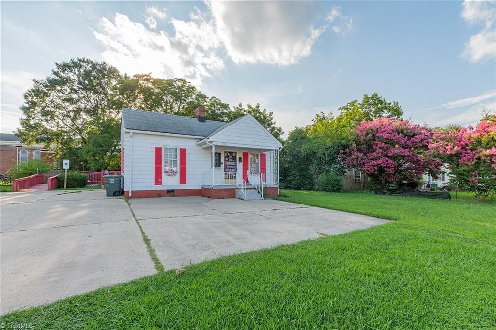 Remarks at 1203 Walnut Street, Greensboro NC 27405, Greensboro, photo 3 of 30