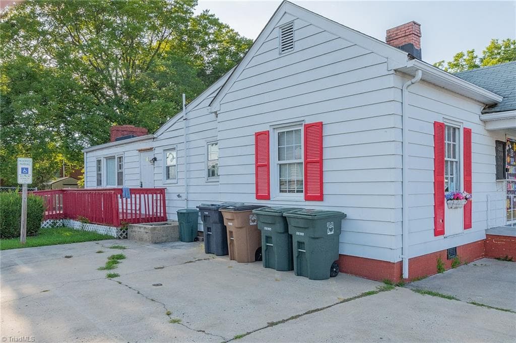 Remarks at 1203 Walnut Street, Greensboro NC 27405, Greensboro, photo 4 of 30