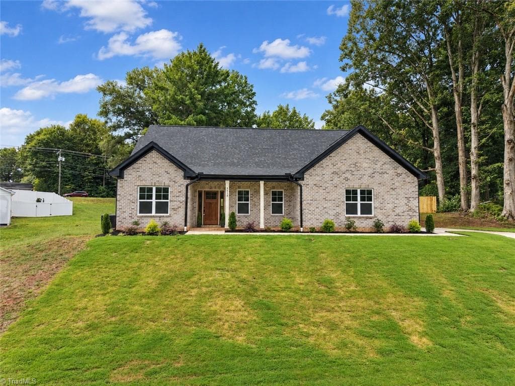 2410 Sedalia Drive, Clemmons NC 27012