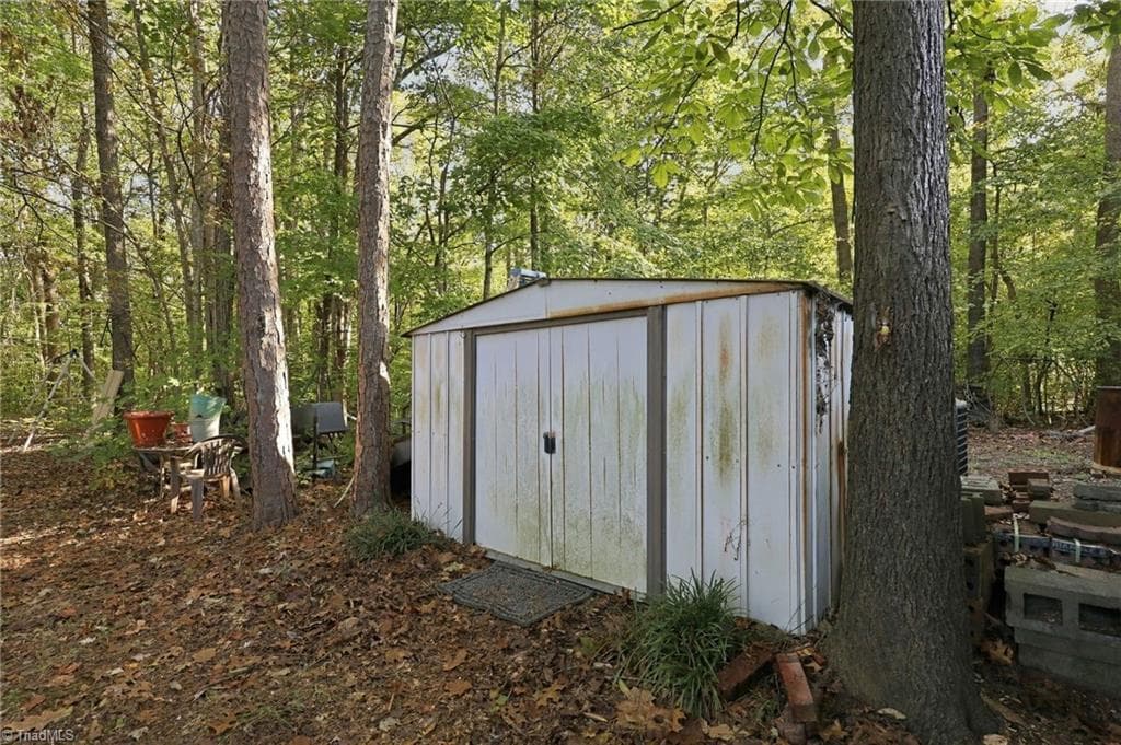 Manufactured Home at 5498 Covered Bridge Road, Trinity NC 27370, photo 33 of 35