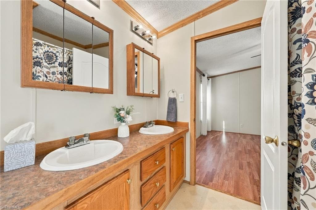 Manufactured Home at 5498 Covered Bridge Road, Trinity NC 27370, photo 11 of 35