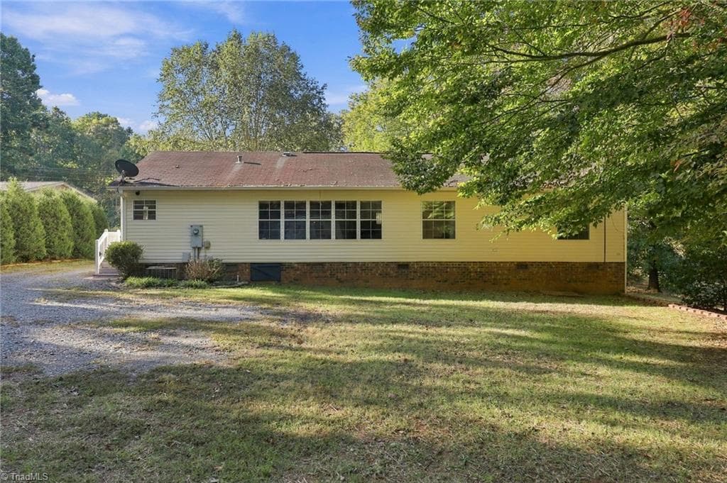 Manufactured Home at 5498 Covered Bridge Road, Trinity NC 27370, photo 29 of 35