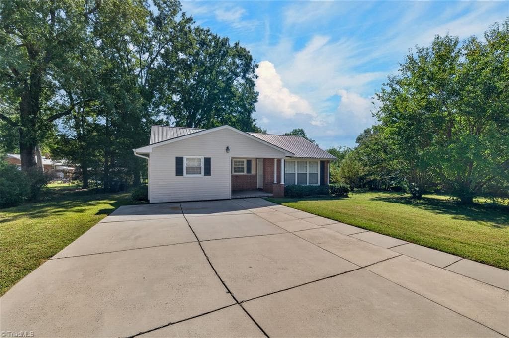 Stick/Site Built at 1408 Harriet Drive, Burlington NC 27215, Burlington, photo 30 of 48