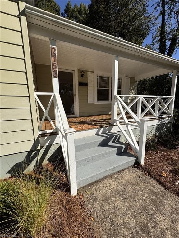 Stick/Site Built at 2753 Maplewood Avenue, Winston-Salem NC 27103, Winston-Salem, photo 2 of 33