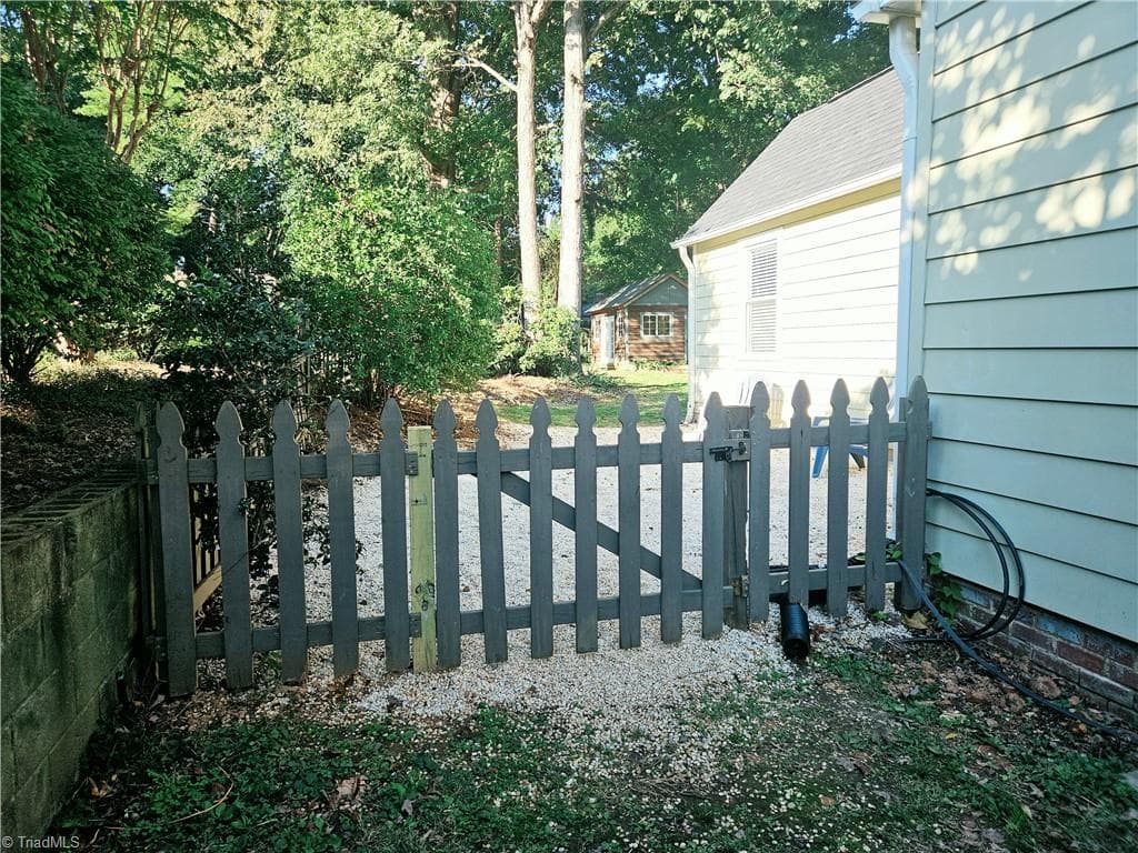 Stick/Site Built at 2753 Maplewood Avenue, Winston-Salem NC 27103, Winston-Salem, photo 28 of 33