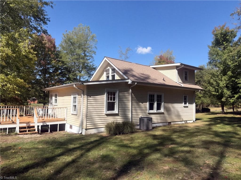 Stick/Site Built at 8912 Blue Hill Drive, Belews Creek NC 27009, Belews Creek, photo 22 of 23