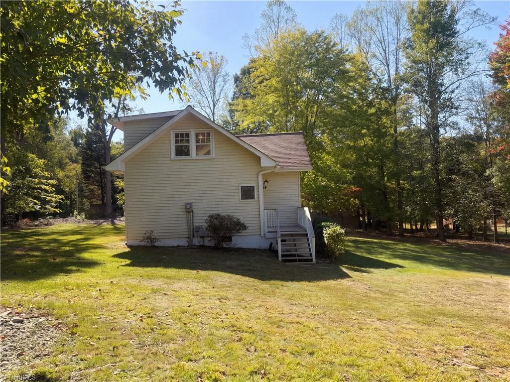 Stick/Site Built at 8912 Blue Hill Drive, Belews Creek NC 27009, Belews Creek, photo 21 of 23