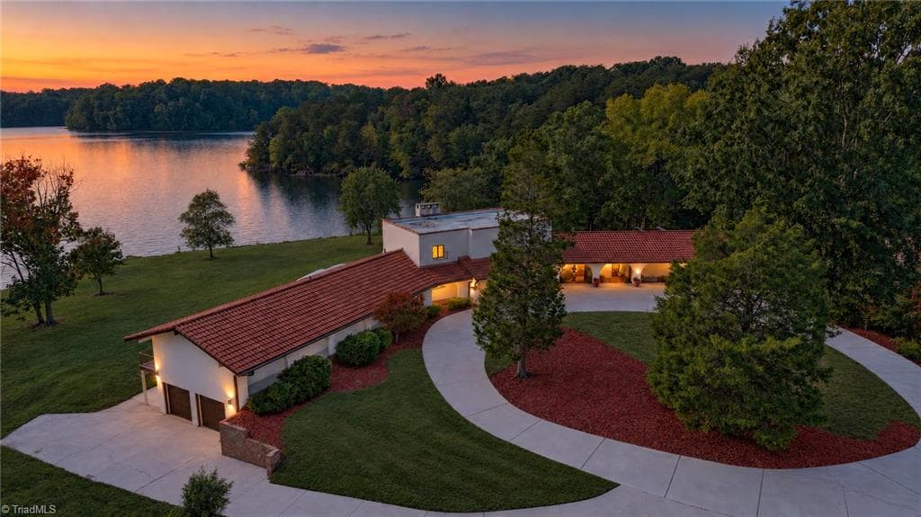 1900 La Vista Drive, High Point NC 27265
