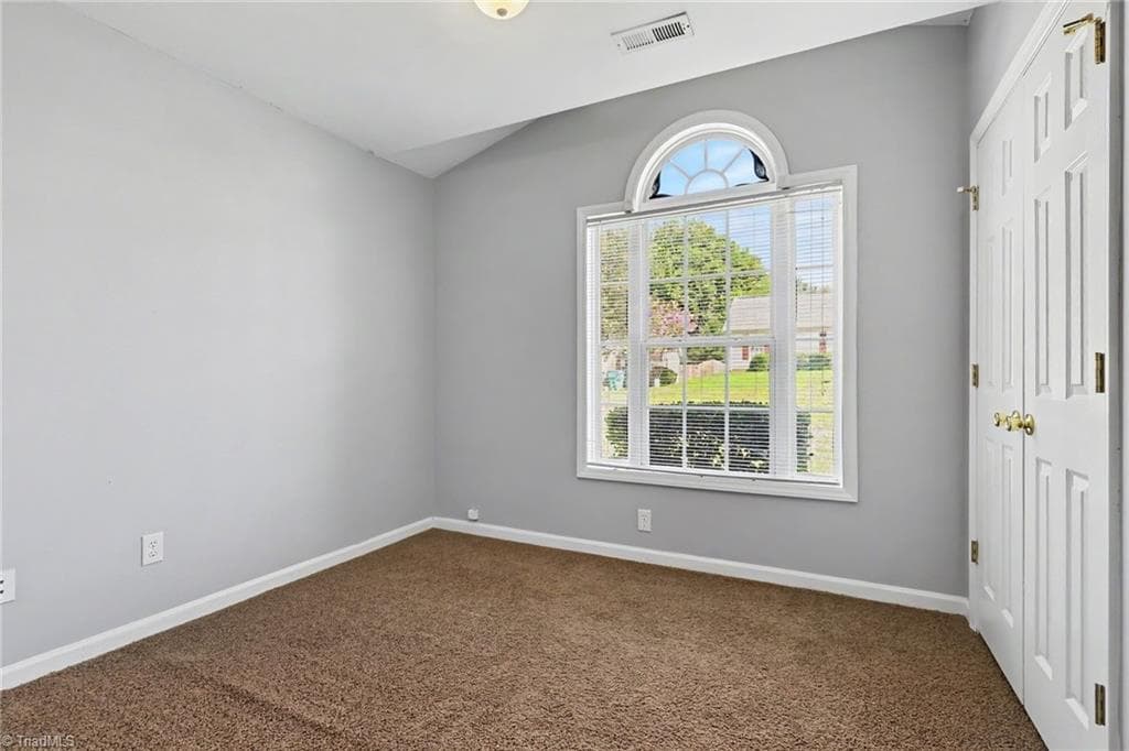 Stick/Site Built at 933 Londonderry Drive, High Point NC 27265, photo 19 of 31