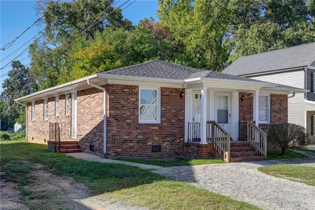 Duplex at 821 Sunset Street, Reidsville NC 27320, Reidsville, photo 2 of 23