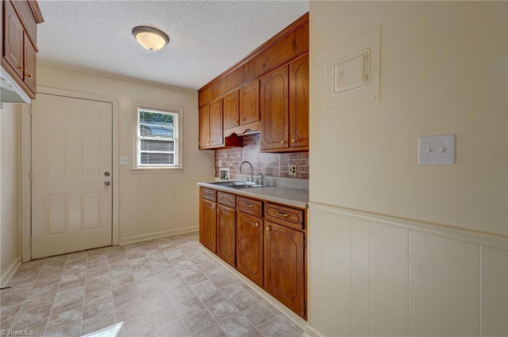 Duplex at 821 Sunset Street, Reidsville NC 27320, Reidsville, photo 12 of 23