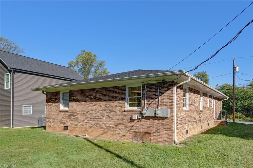 Duplex at 821 Sunset Street, Reidsville NC 27320, Reidsville, photo 22 of 23