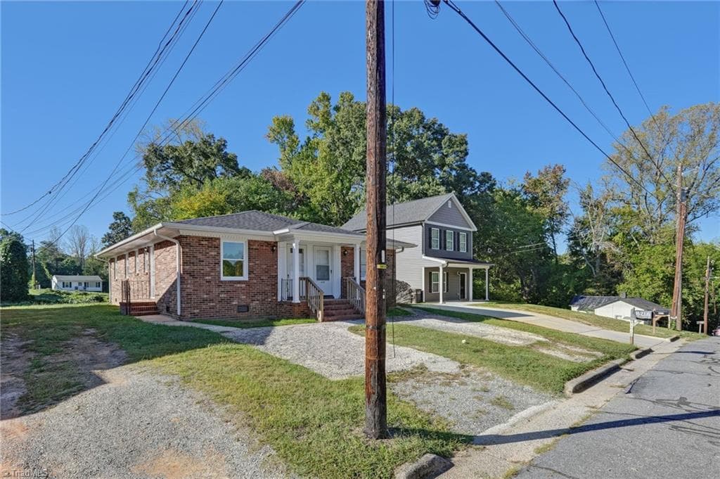 Duplex at 821 Sunset Street, Reidsville NC 27320, Reidsville, photo 3 of 23