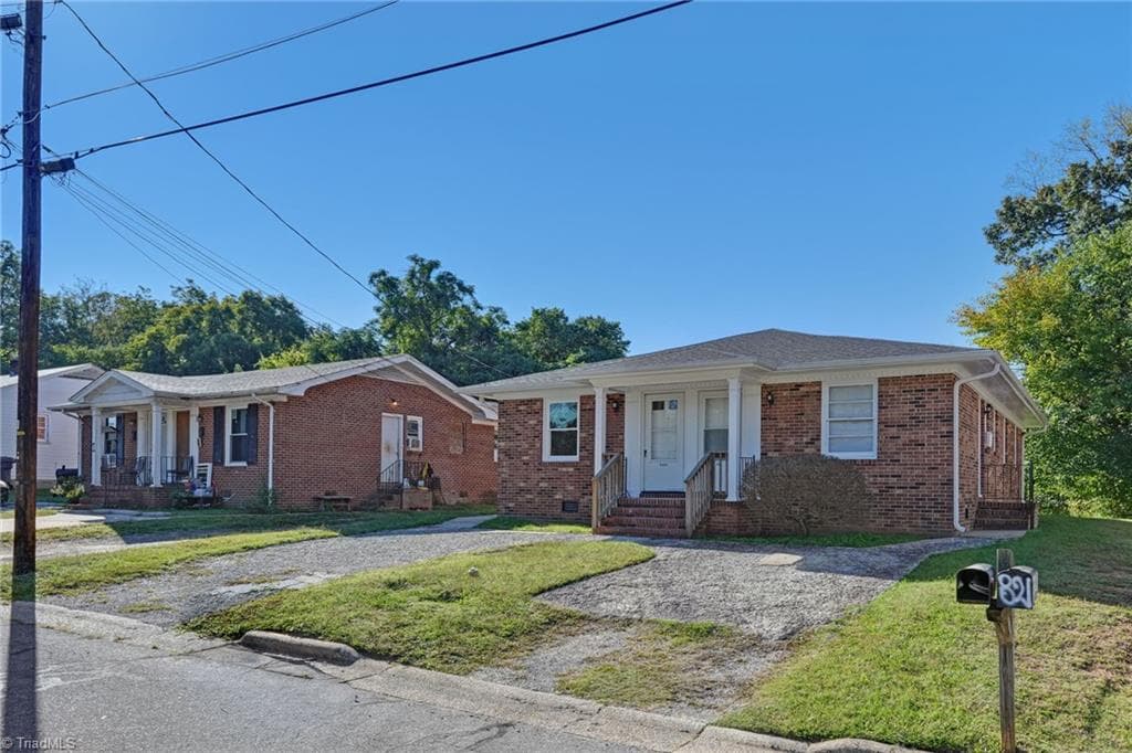 Duplex at 821 Sunset Street, Reidsville NC 27320, Reidsville, photo 4 of 23