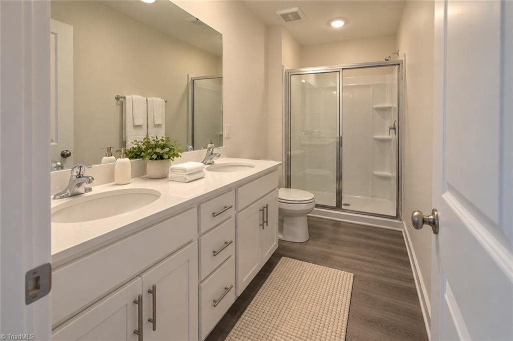 Stick/Site Built at 3416 Royal Highland Drive, Winston-Salem NC 27701, Winston-Salem, photo 5 of 9