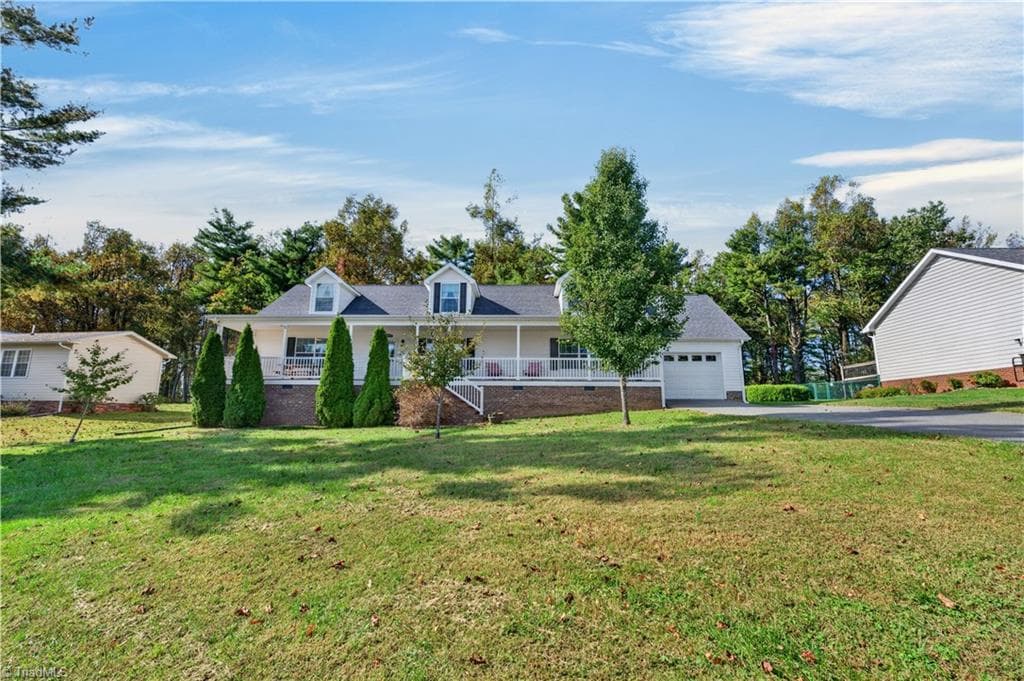 85 Chateau Lane, Fancy Gap VA 24328