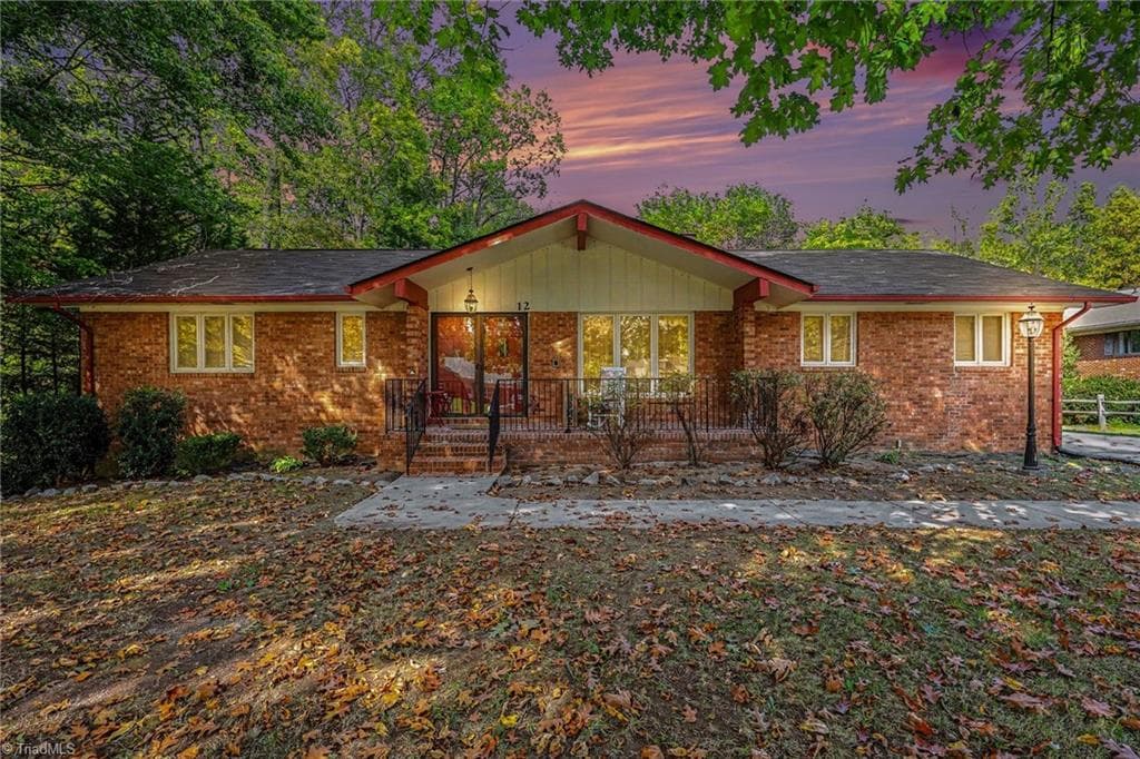 12 Lodge Drive, Thomasville NC 27360