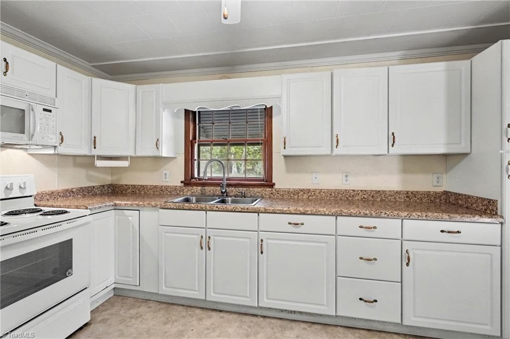 Stick/Site Built at 4926 NC Highway 89 E, Walnut Cove NC 27052, Walnut Cove, photo 8 of 18