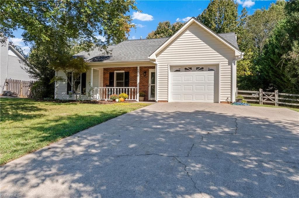 Stick/Site Built at 1759 Harper Spring Drive, Clemmons NC 27012, photo 4 of 31