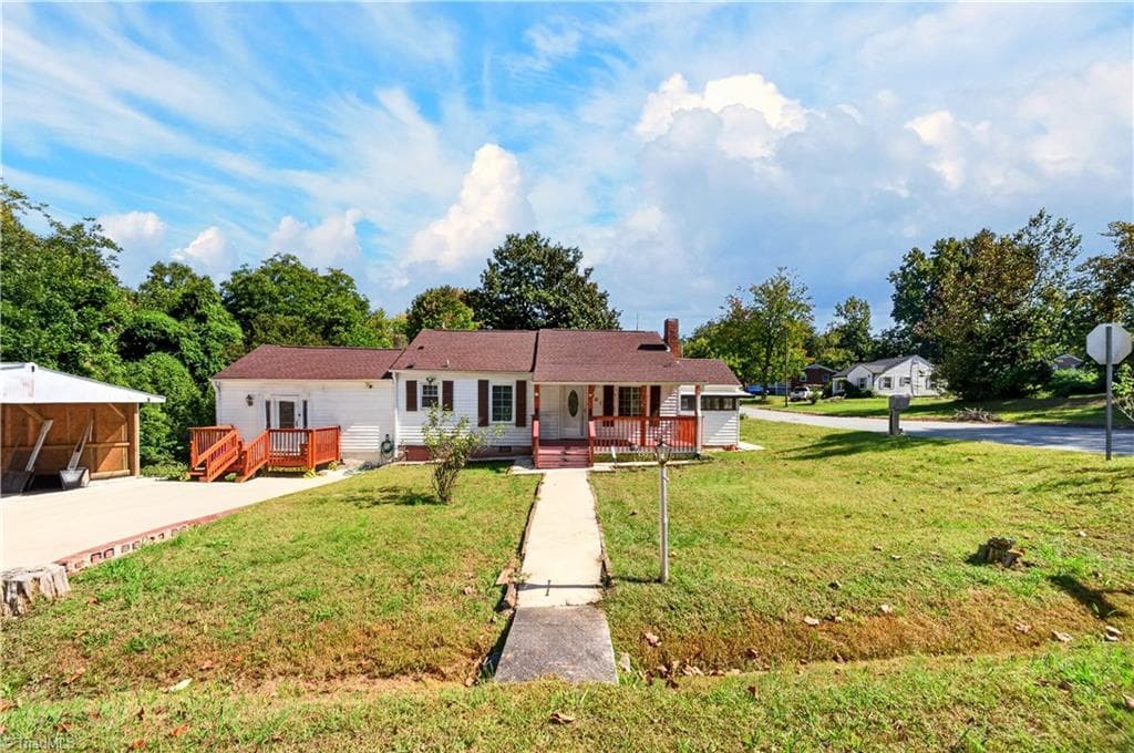 Stick/Site Built at 601 Martha Place, High Point NC 27263, High Point, photo 2 of 42