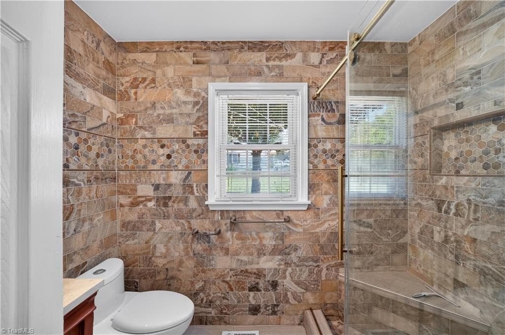 Stick/Site Built at 601 Martha Place, High Point NC 27263, High Point, photo 15 of 42