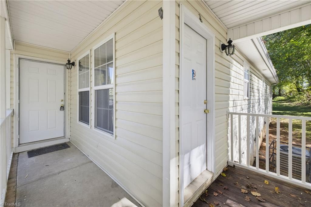 Stick/Site Built at 641 Glenbrook Drive, Winston-Salem NC 27101, Winston-Salem, photo 4 of 30
