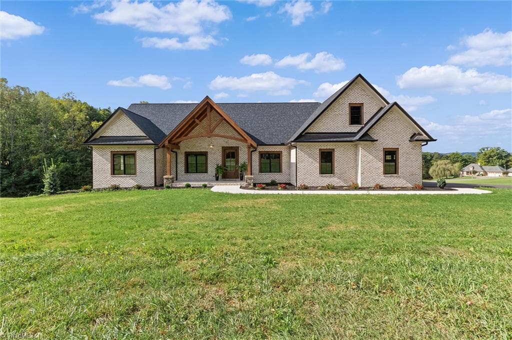 113 Stonecroft Road, Mount Airy NC 27030