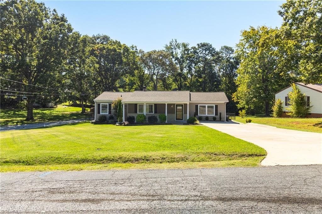 Stick/Site Built at 592 Morton Avenue, Asheboro NC 27205, photo 2 of 41
