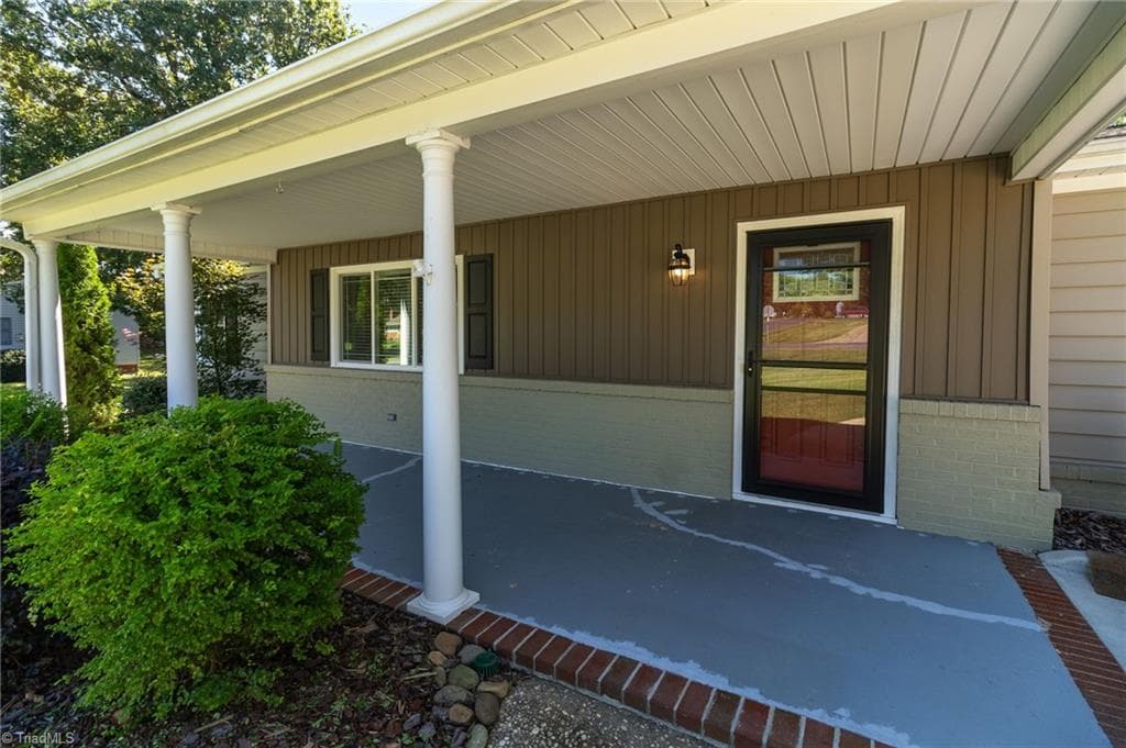 Stick/Site Built at 592 Morton Avenue, Asheboro NC 27205, photo 5 of 41