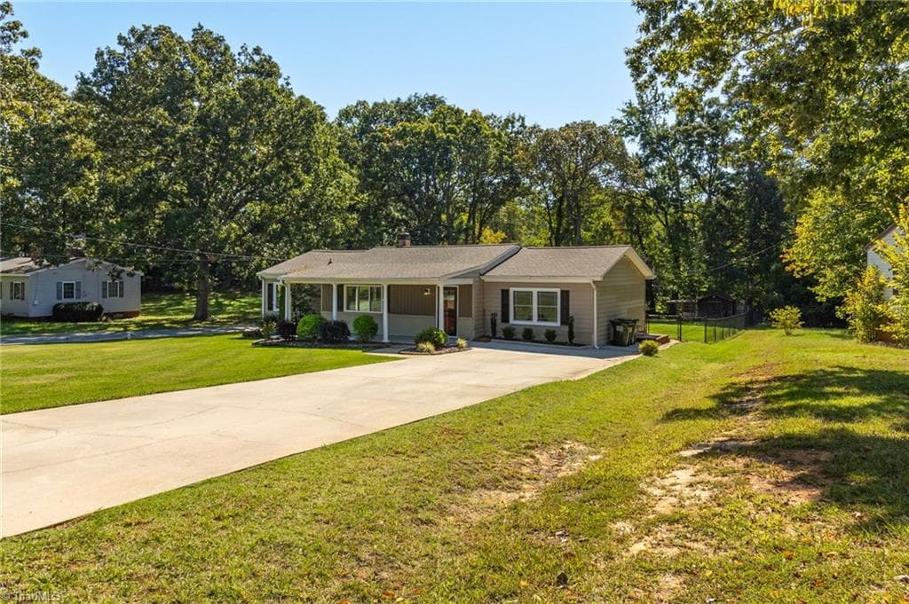 Stick/Site Built at 592 Morton Avenue, Asheboro NC 27205, photo 4 of 41